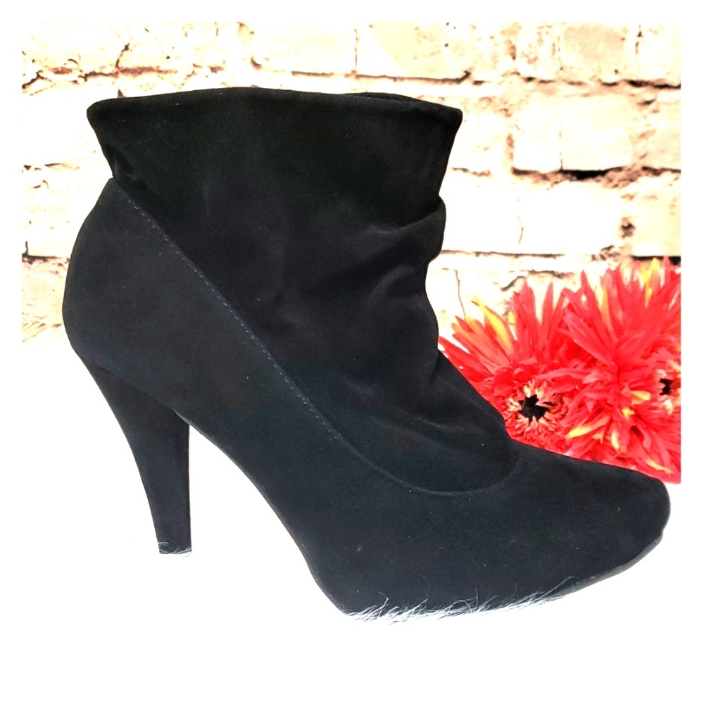 Bakers Hailey Slouch Heeled Ankle Boots